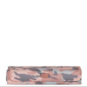 Lug Choo Choo XL Pill Case and Cover. Pink Camo. NWT